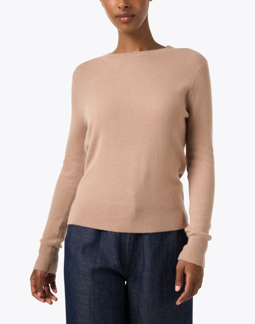 Luxurious Beige 100% Cashmere Sweater for Versatile Styling
