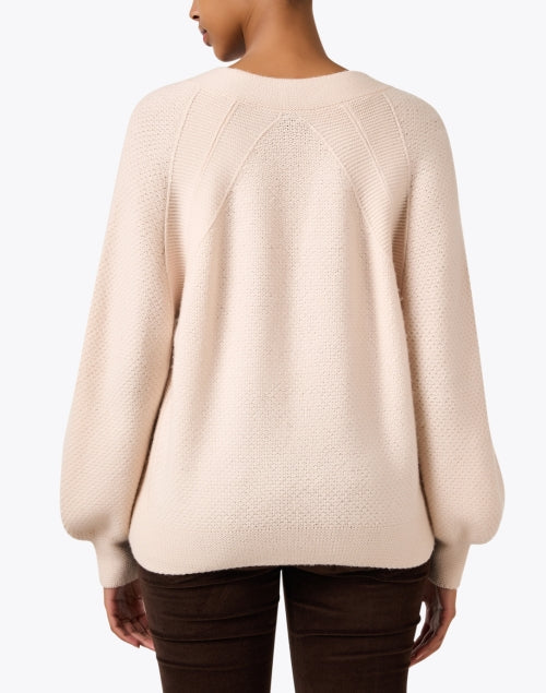 Gorgeous Pearl Pink Wool and Cashmere Blend Women's Sweater for All Seasons