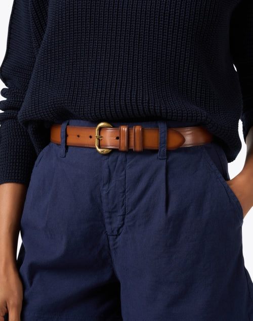 Stylish Vaimy Brown Leather Belt with Gold - Tone Buckle for Your Wardrobe