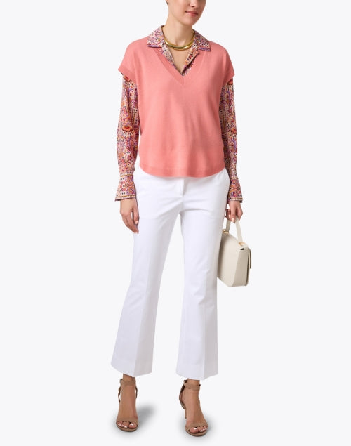 Fashionable Coral-Colored Cashmere Knit Sleeveless Vest for Transitional Seasons