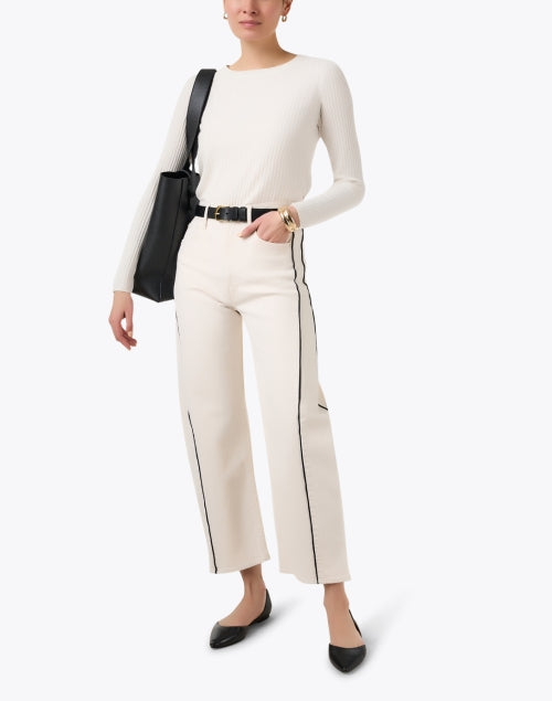Stylish Gold - Buckled Twist Black Leather Fashion Belt