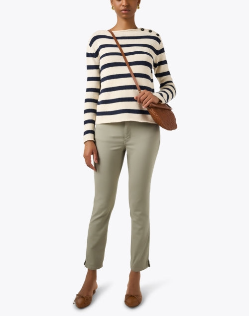 Soft and Stretchy Dreamy Green Slim-Fit Stretch Jeans