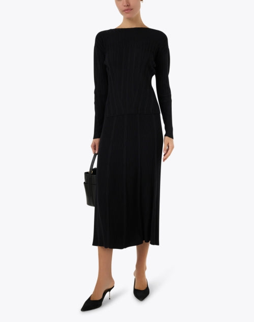 Stylish Black Ribbed Midi Pull - on Knit Skirt
