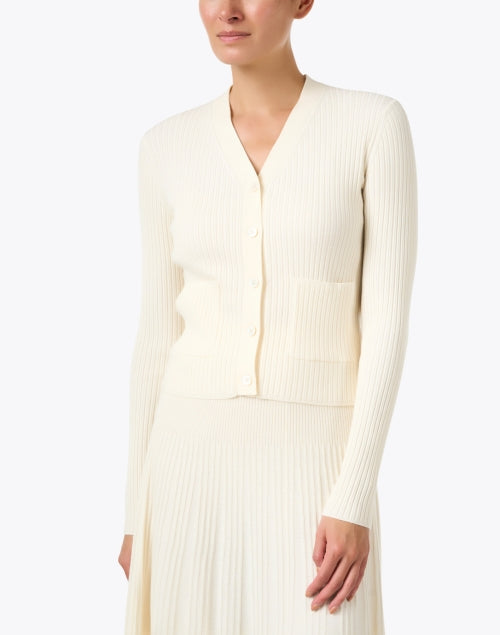 Elegant Ivory Ribbed 100% Wool Cardigan for Everyday Wear