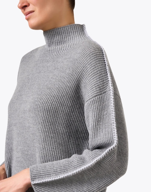 Stylish Fanfara Grey Wool Knit Sweater for Fashionable Wear