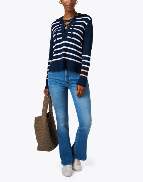 Cool Blue Stretch Flare Weekender Jeans for Everyday Style