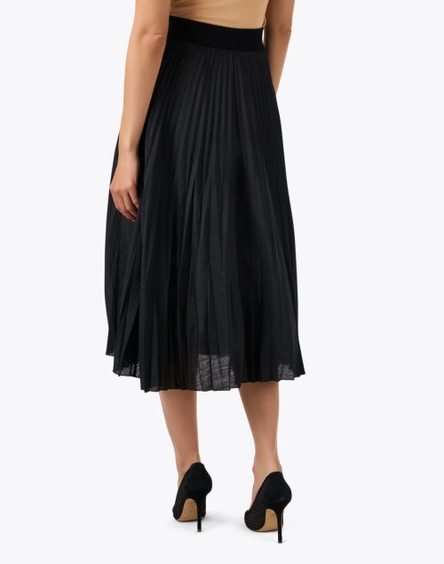 Stylish Black Merino Wool Plisse Midi Skirt for Seasonal Styling