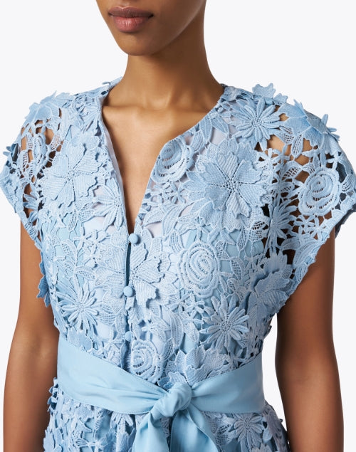 Abbey Glass Women's Stunning Vera Blue 3-D Lace Evening Dress