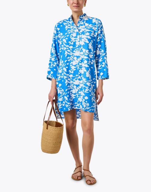 Walker & Wade's Stylish Day Tripper Dress with Blue Print