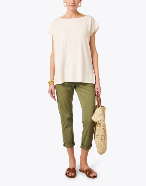 Ivory Women's Relaxed Boatneck Stretch Shirt for Versatile Wear