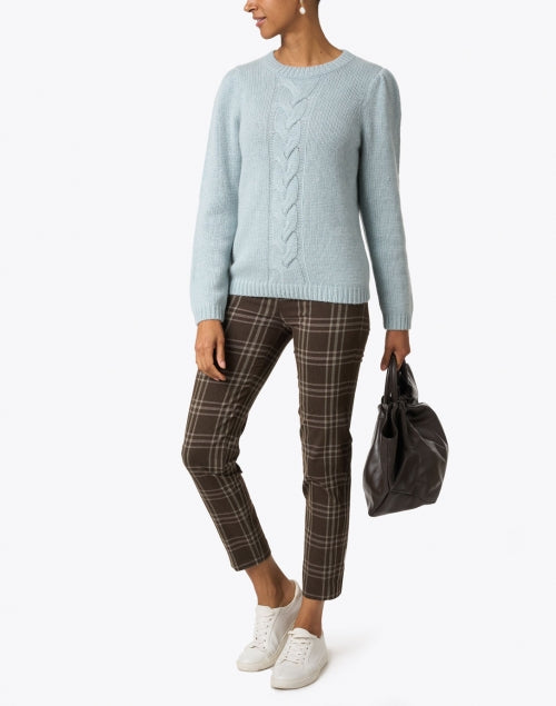 Stretchable Pull-On Pars Plaid Pants in Brown and White for All-Day Wear