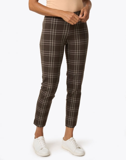 Stretchable Pull-On Pars Plaid Pants in Brown and White for All-Day Wear
