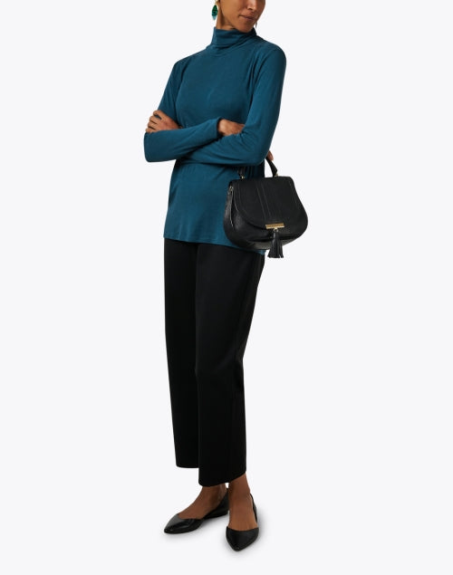 Stylish Black Straight-Leg Ankle-Fit Pants for All Occasions