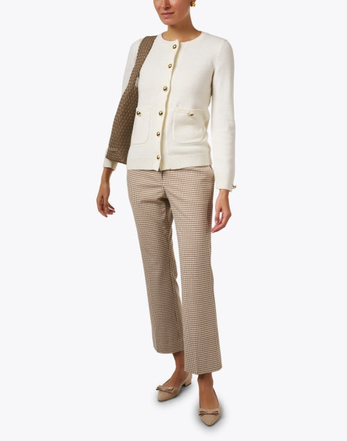 Timeless Ivory Lambswool Blend Classic Cardigan for Elegant Looks
