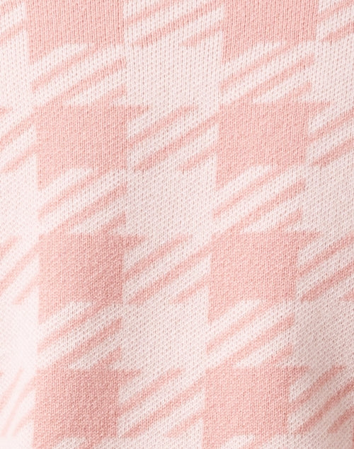 Madeleine Thompson's Fashionable Pink Checkered Wool and Cashmere Blend Sweater for Cold Weather