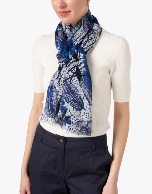 Weekend Max Mara's Blue Floral Motif Sarda Cotton Blend Scarf with Eyelash Fringe Trim