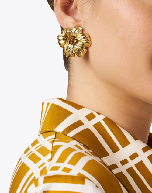 Luxurious Gold-Plated Poppy Design Earrings with Feminine Whimsy