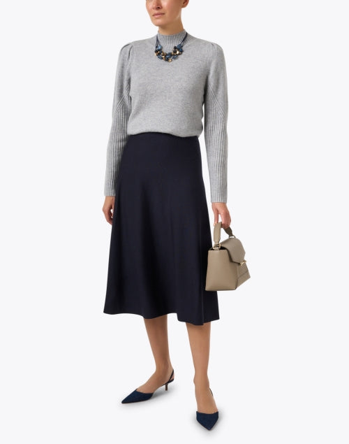 Stylish Grey Cashmere Women's Sweater for Versatile Fashion
