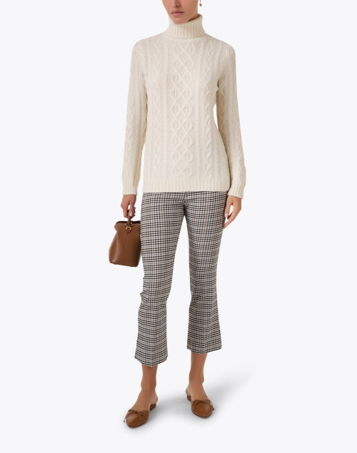 Luxurious Cream 100% Cashmere Cable Knit Turtleneck Sweater