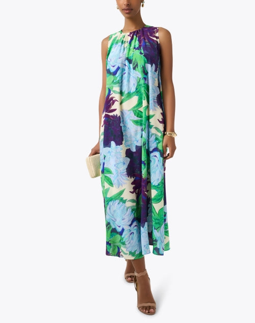 Stylish Silk Maxi Dress with Vibrant Floral Print