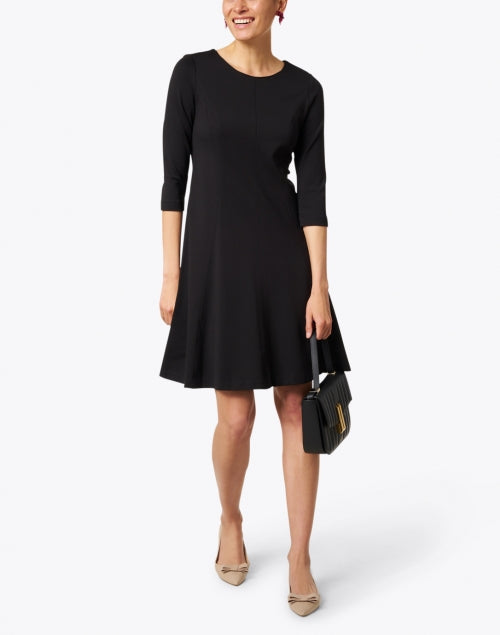 Stylish Hoda Black Stretchable Knit Dress for Week - to - Weekend Wear