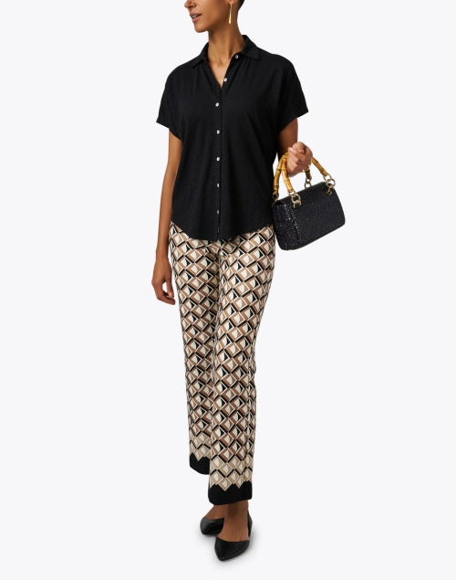 Stylish Black Cotton Casual Shirt for a Polished Look