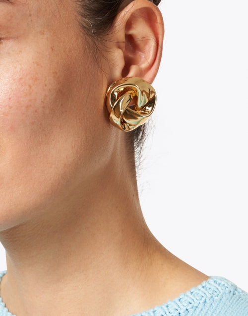Stylish Gold-Plated Knot Stud Clip-On Earrings for Fashion Lovers