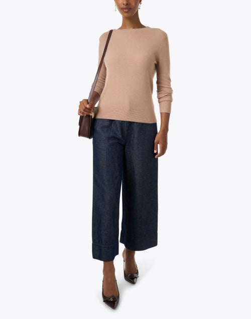 Luxurious Beige 100% Cashmere Sweater for Versatile Styling
