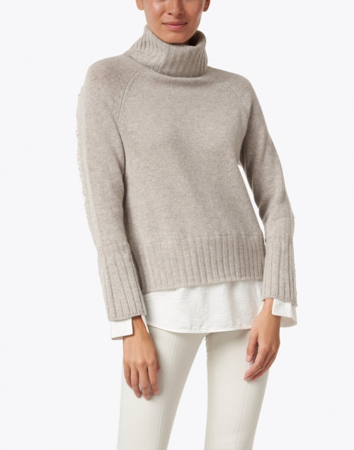 Exquisite Light Beige Wool Cashmere Layered Turtleneck Sweater for a Stylish Look