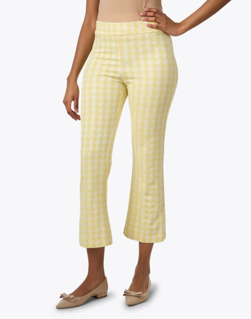 Stylish Leo Pull-On Pants with Yellow Prints for All-Day Wear