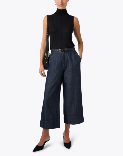 Stylish Black Silk and Cashmere Blend Knit Sleeveless Top