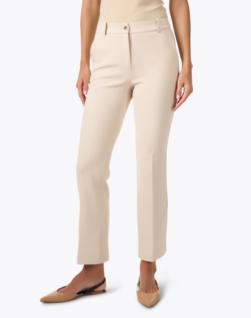 Rosso35's Cream Straight-Leg Cropped Pleated Pants for Versatile Outfits
