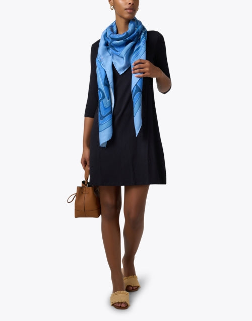 Stylish Blue Floral Print Wool, Cashmere, and Silk Blend Scarf for Everyday Wear