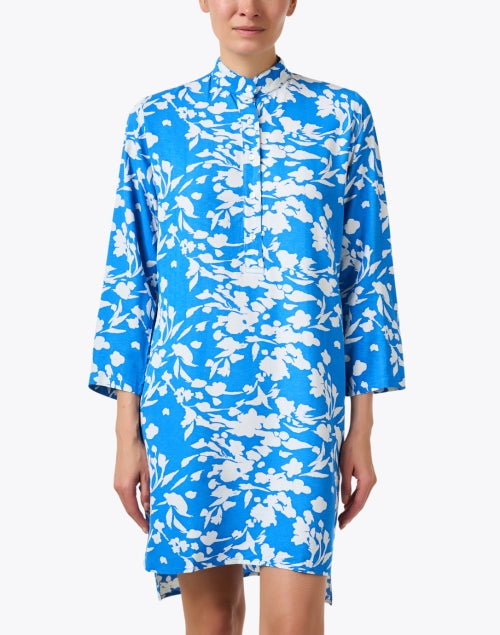 Walker & Wade's Stylish Day Tripper Dress with Blue Print