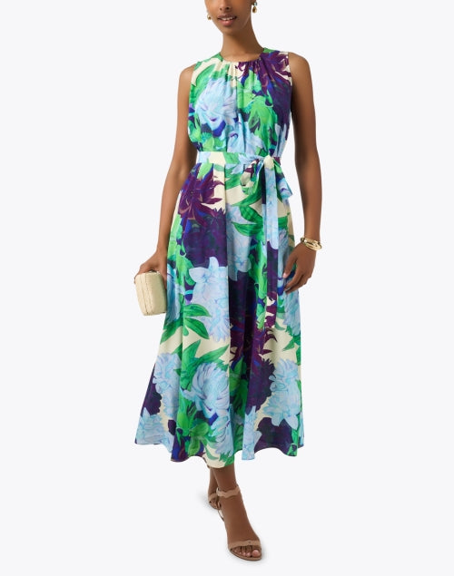 Stylish Silk Maxi Dress with Vibrant Floral Print