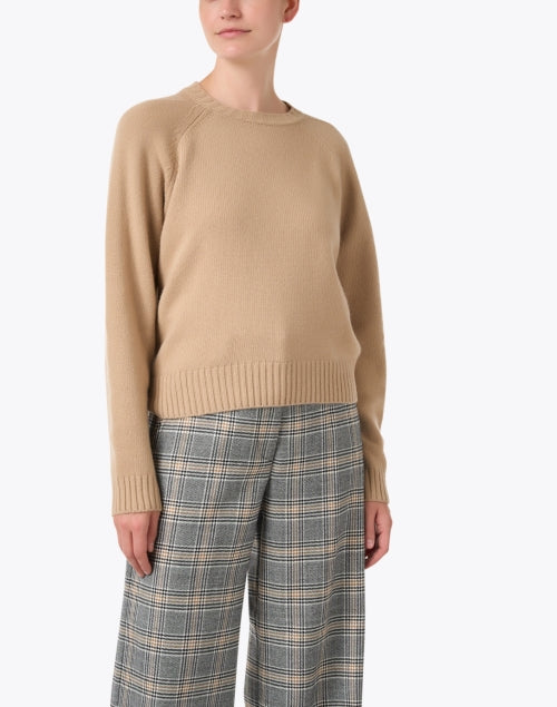 Stylish Camel-colored 100% Wool Gabbia Sweater for Everyday Wear