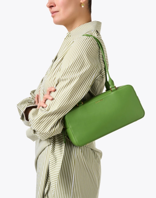 Stylish Boxy Green Leather Shoulder Bag for Trendy Outfits