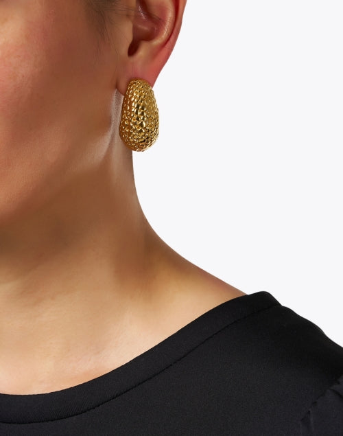 Stylish Gold Pebbled Hoop Earrings for a Subtle Statement