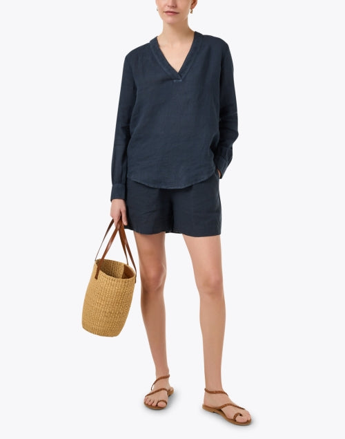 Stylish Navy Relaxed Linen Shorts for Getaways