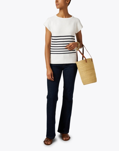 Stylish Parisian Dark Wash Flared Denim Jeans for Fashionable Women