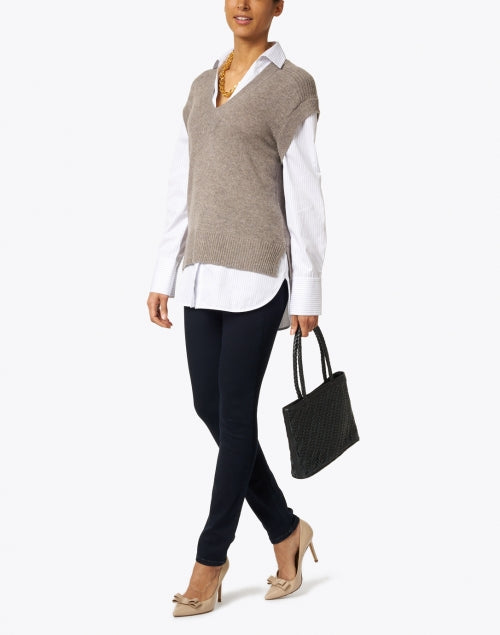 Elegant Ella Black Leather Shoulder Bag for Daily Outings