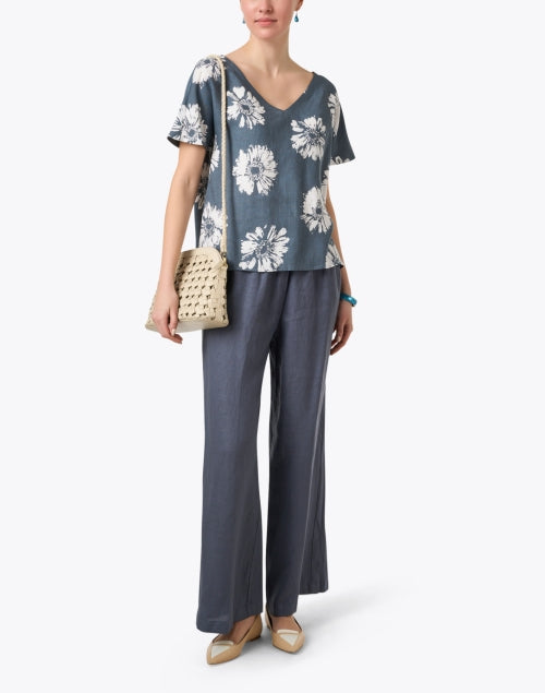 Stylish Grey Floral Patterned Linen Women's Top for Spring and Summer