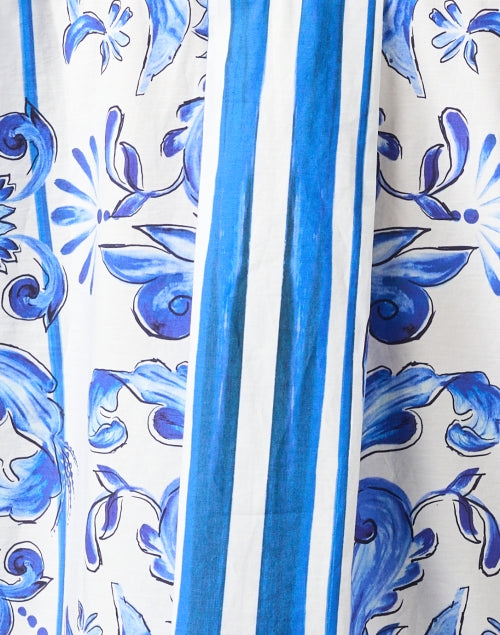 Stylish Blue and White Tile Patterned Women's Shirt Dress